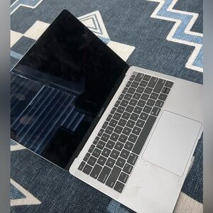 Apple MacBook Air – Not Working – For Parts or Repair